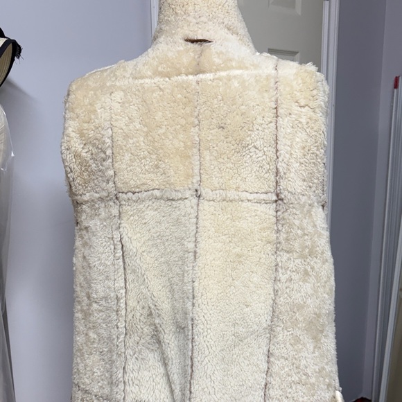 Women's Brown Shearling Coat - Picture 8 of 12